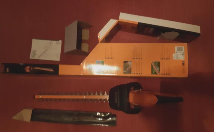 Heggenschaar (Black&Decker 55CM) 500W op netstroom, Tuin en Terras, Heggenscharen, Zo goed als nieuw, Elektrisch, Ophalen