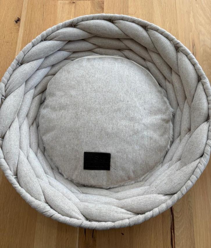 Kattenmand / hondenbed “More Selection”, Animaux & Accessoires, Paniers pour chiens, Comme neuf, Enlèvement