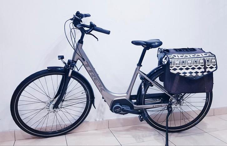 Electrische Trek fiets Bosch middenmotor Active Line, Fietsen en Brommers, Elektrische fietsen, Zo goed als nieuw, Ophalen