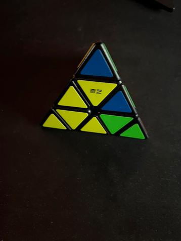Pyraminx - speed cube beschikbaar voor biedingen