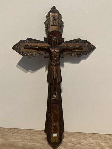 Bronzen kruisbeeld in Art Deco beschikbaar voor biedingen