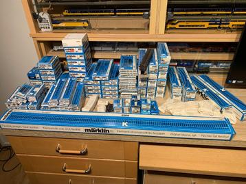 Gigantische hoeveelheid Marklin K Rail -wissels- seinen enz. beschikbaar voor biedingen