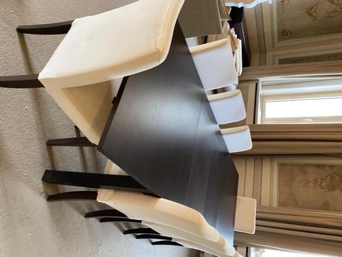 Zwarte tafel + witte stoffen stoelen, Huis en Inrichting, Tafels | Eettafels, Gebruikt, Minder dan 50 cm, 50 tot 100 cm, Vijf personen of meer