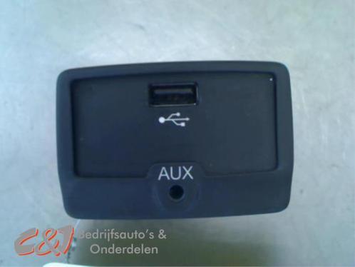AUX/USB aansluiting van een Peugeot Boxer, Auto-onderdelen, Elektronica en Kabels, Peugeot, Gebruikt, 3 maanden garantie, Ophalen of Verzenden