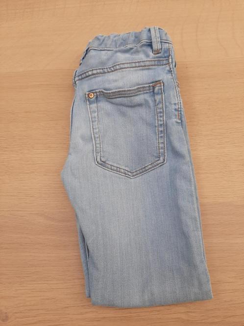 Licht Blauwe jeans maat 122, Kinderen en Baby's, Kinderkleding | Maat 122, Zo goed als nieuw, Jongen, Broek, Ophalen of Verzenden