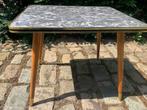 Vintage Jaren 50 formica bijzettafeltje – marmerprint, Huis en Inrichting, Ophalen, Gebruikt