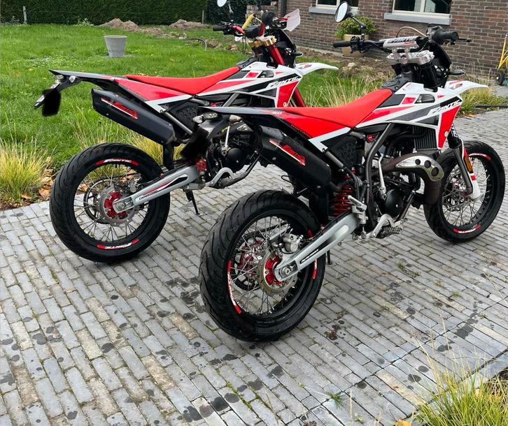 2x Fantic competition 50cc, Fietsen en Brommers, Brommers | Crossbrommers, Zo goed als nieuw, Overige merken, Ophalen