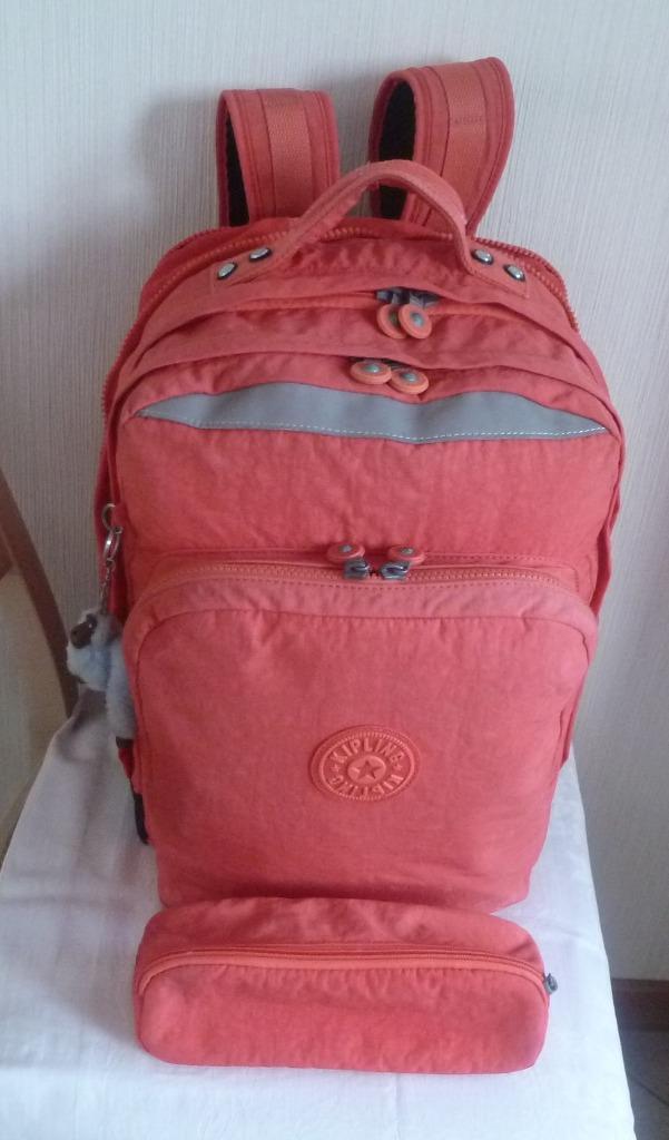 Kipling rugzak met draagtas + 100 pennen + apen, Handtassen en Accessoires, Tassen | Rugtassen, Gebruikt, Kipling, 25 tot 40 cm