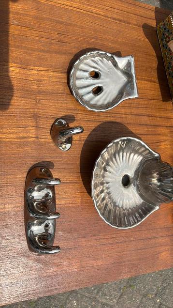 Badkamersetje porcelaine de paris beschikbaar voor biedingen