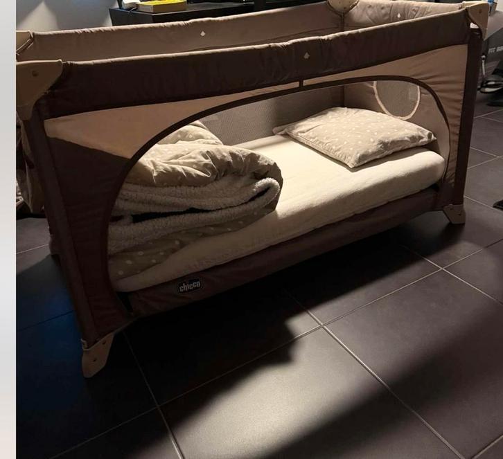 Reisbedje chicco met matras/donsdeken / set overtrek, Kinderen en Baby's, Babywiegjes en Ledikanten, Reisbedje, Ophalen