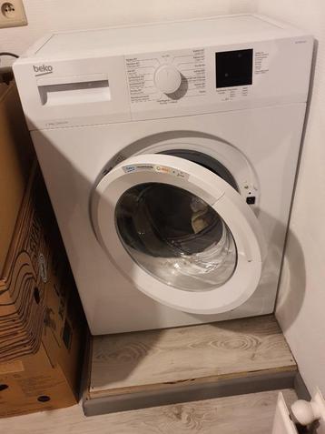 MACHINE A LESSIVER - OFFRES ACCEPTÉES, Electroménager, 1200 à 1600 tours, 85 à 90 cm, 4 à 6 kg, Comme neuf