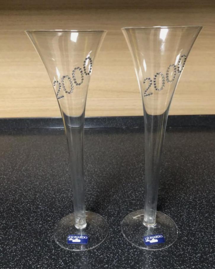 LEONARDO - Drie champagneglazen - jaarglazen 2000 - vintage, Antiek en Kunst, Antiek | Glaswerk en Kristal, Ophalen of Verzenden
