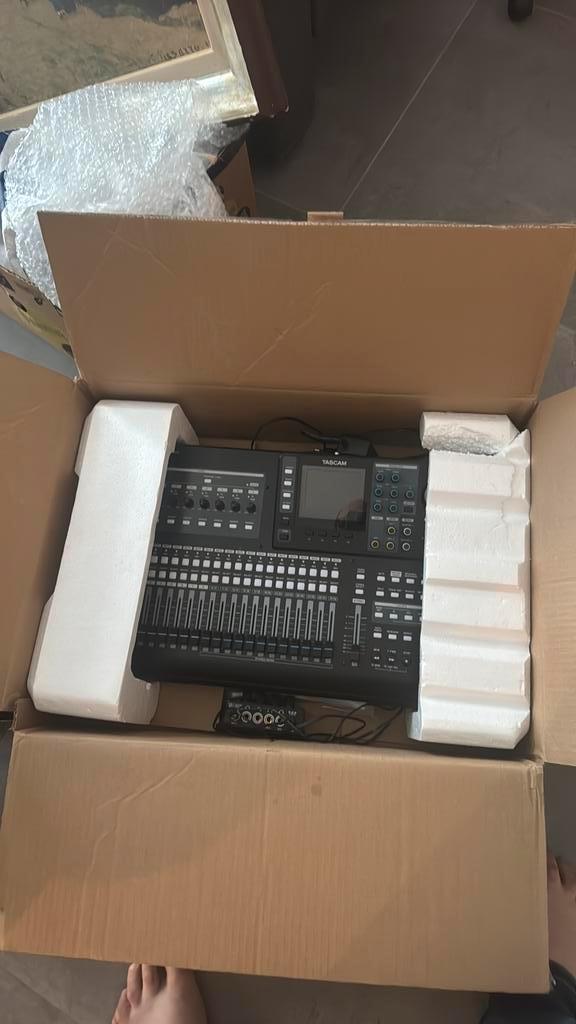Enregistreur Tascam DP-32SD, TV, Hi-fi & Vidéo, Appareils professionnels, Comme neuf, Enlèvement