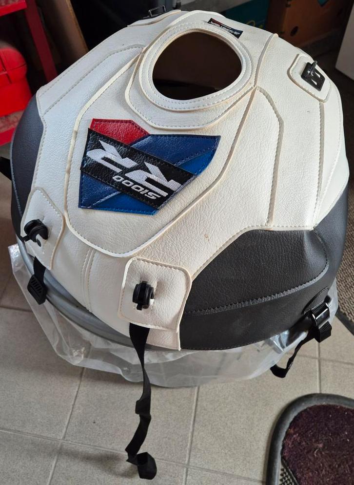 bagster tapis de réservoir BMW s1000rr 2024, Motos, Accessoires | Valises & Sacs, Enlèvement ou Envoi