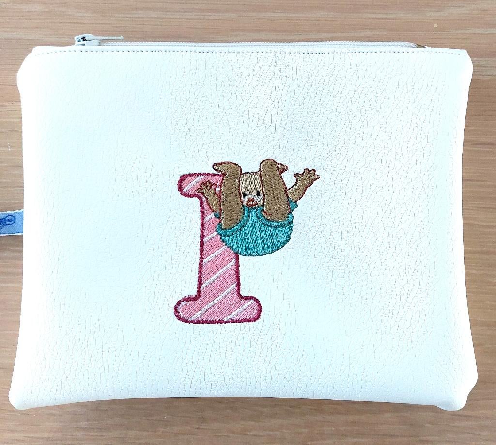 Toilettas met teddybeer en letter I, Handtassen en Accessoires, Toilettassen, Ophalen of Verzenden, Nieuw, Wit, Jongen of Meisje