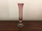 Retro vintage vaasje met glassnijwerk hoogte 17 cm, Antiquités & Art, Antiquités | Vases, Enlèvement ou Envoi
