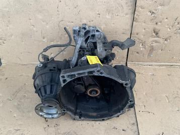 Versnellingsbak vw caddy III 2004 tot 2010 VB code : GQR beschikbaar voor biedingen