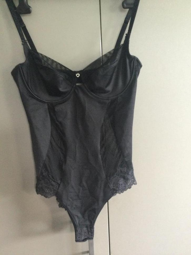 Lovable body zwart met kant, Kleding | Dames, Ondergoed en Lingerie, Zwart, Ophalen
