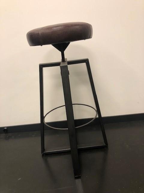 Barkrukken - Industriële look, Huis en Inrichting, Barkrukken, Zo goed als nieuw, 90 cm of meer, Metaal, 4 krukken, In hoogte verstelbaar