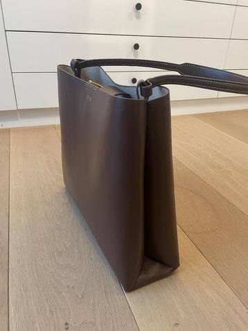 Handtas beschikbaar voor biedingen