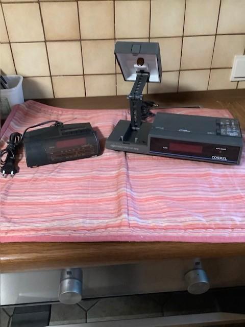 1klokradio merk Cosmel + 1 klokradio Maiko nieuw, Audio, Tv en Foto, Radio's, Nieuw, Ophalen of Verzenden