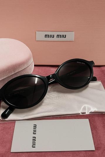 Lunettes de soleil MIU MIU beschikbaar voor biedingen