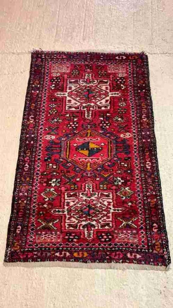 Perzisch handgeknoopt tapijt rood versleten sleets 124/75, Antiek en Kunst, Antiek | Tapijten, Tafelkleden en Textiel, Ophalen of Verzenden