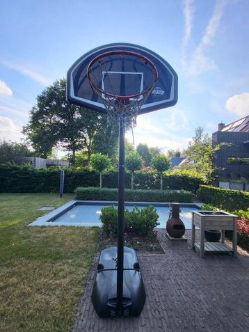 Basketbalpaal merk Lifetime beschikbaar voor biedingen