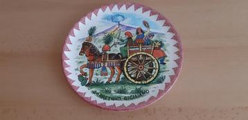 Sierbord om op te hangen, intact beschikbaar voor biedingen