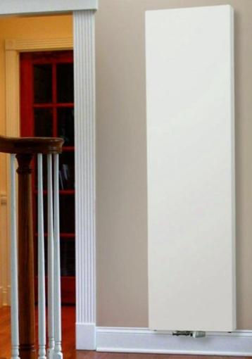 Radiateur vertical plat, Moins de 60 cm, Comme neuf, Enlèvement, 80 cm ou plus