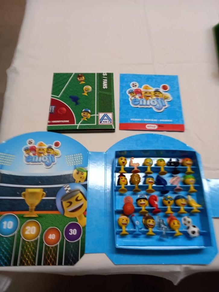 Emoji Aldi Lichtblauwe doos (2023) = 12 euro, Verzamelen, Supermarktacties, Aldi, Ophalen