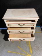 Frans Louis XV stijl ladekastje, Enlèvement, Utilisé, X, X