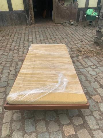 Vintage daybed – jaren 60 – strak design beschikbaar voor biedingen