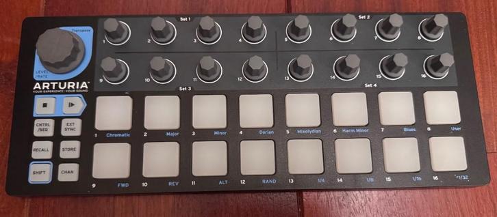 Arturia BeatStep, Muziek en Instrumenten, Midi-apparatuur, Zo goed als nieuw, Ophalen of Verzenden