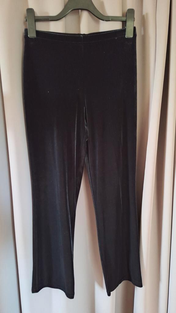 Pantalon pour femme couleur noir taille 42 tenue de soirée, Vêtements | Femmes, Culottes & Pantalons, Comme neuf, Taille 42/44 (L)