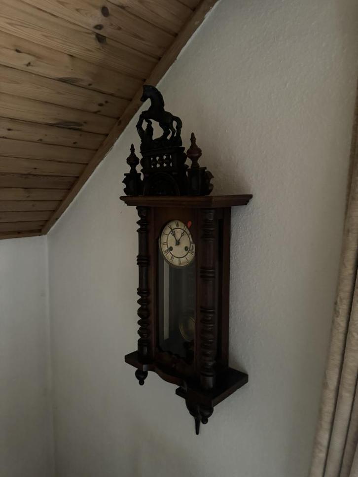 111. Klok met paard, Antiek en Kunst, Antiek | Klokken