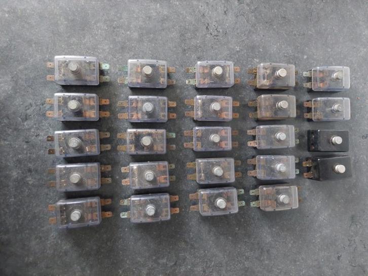 Partij Oldtimer zekeringhouders VW Opel BMW Kever., Auto diversen, Overige Auto diversen, Verzenden