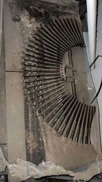 Boomrooster gietijzer beschikbaar voor biedingen