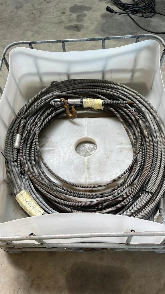 Verschillende stalen kabels, Doe-het-zelf en Bouw, Lieren en Takels, Zo goed als nieuw, Handmatig, Ophalen