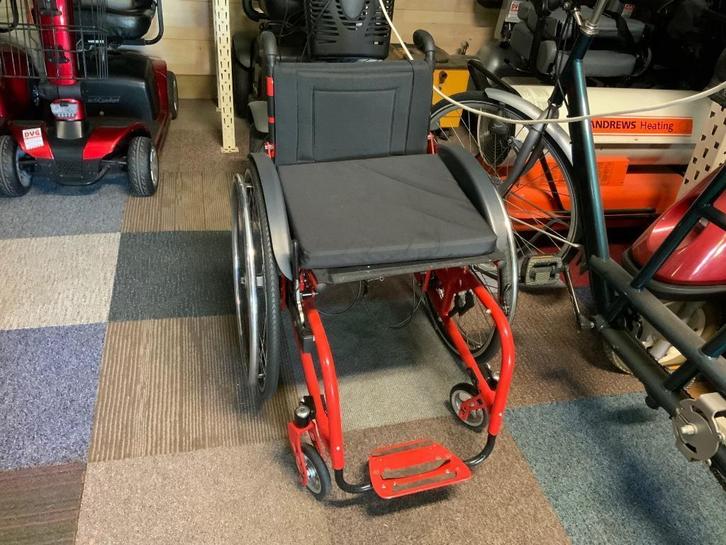 Speciale Sport rolstoel verstelbaar, Diversen, Rolstoelen, Zo goed als nieuw, Ophalen