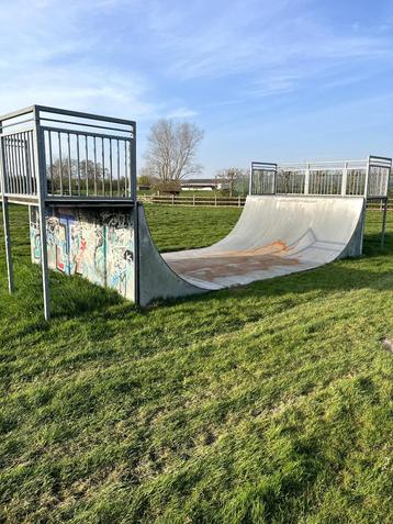 skate ramp half pipe, Enlèvement, Utilisé