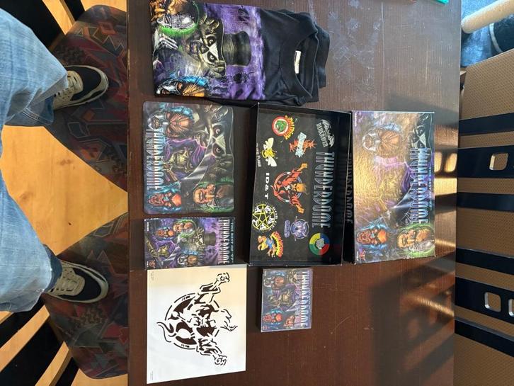 Thunderdome best of 97 box , 90 procent compleet, Cd's en Dvd's, Cd's | Overige Cd's, Zo goed als nieuw, Ophalen of Verzenden