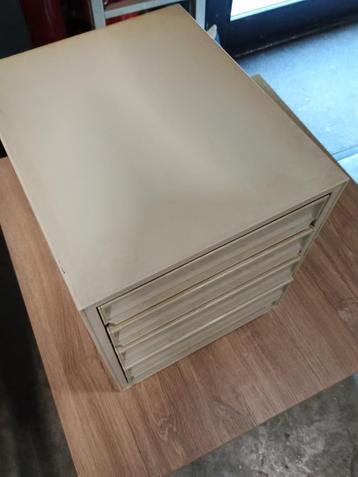 ladenblok  met 5 lade's  kunststof beschikbaar voor biedingen