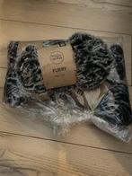 Wol Furry Veritas, Enlèvement ou Envoi, Neuf