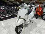 Vespa GTS Super 300 inclus kit top case CM23378 + 606525M, Motoren, Scooter, 300 cc, Bedrijf, 12 t/m 35 kW