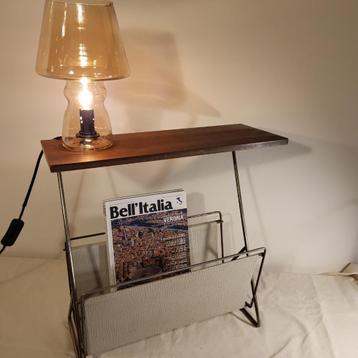 Vintage midcentury magazinerek beschikbaar voor biedingen