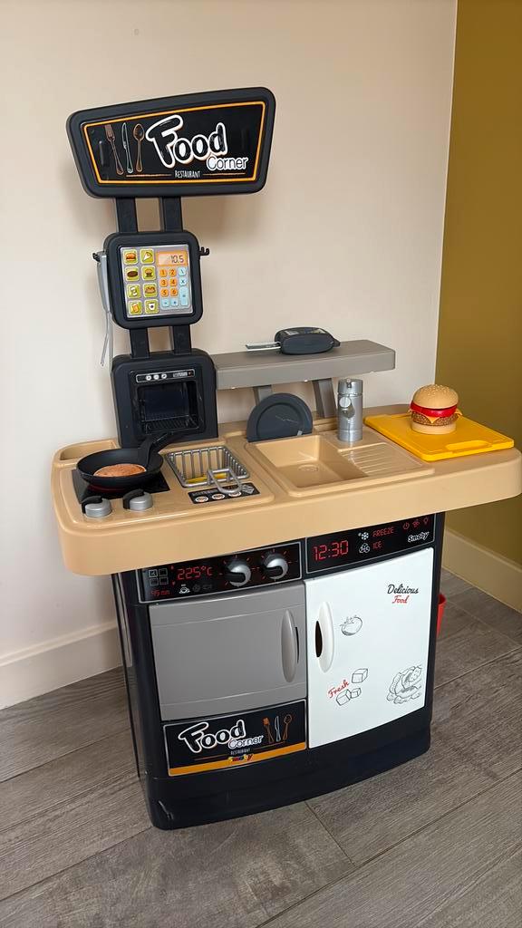 Smoby hamburger restaurant en shop, Kinderen en Baby's, Speelgoed | Speelkeukens, Zo goed als nieuw, Ophalen