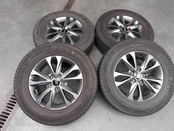 4 winterbanden 215/70 R16 op Hyundai velgen, Auto-onderdelen, Banden en Velgen, Velg(en), Winterbanden, 16 inch, Ophalen