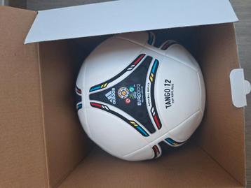EK 2012 Tango bal - met originele doos beschikbaar voor biedingen
