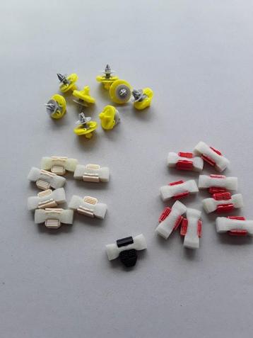 Golf 3 en 4 Lot clips deurpaneel en hemelbekleding nieuw beschikbaar voor biedingen